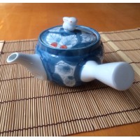 Rabbit teapot with strainer
